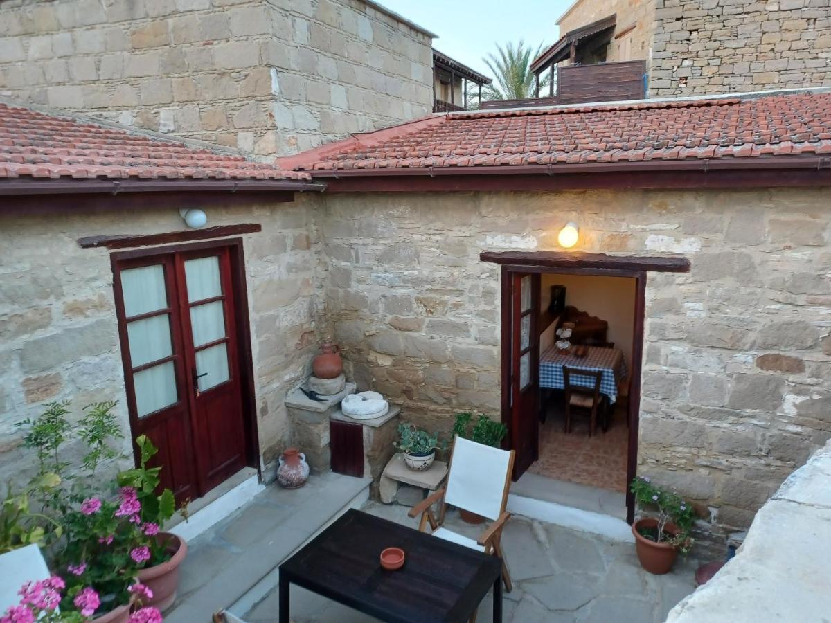 Niovi House Apartment Tochni Bagian luar foto