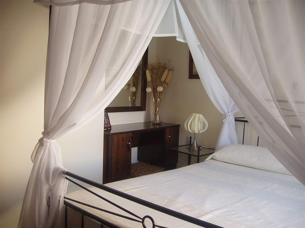 Niovi House Apartment Tochni Bagian luar foto