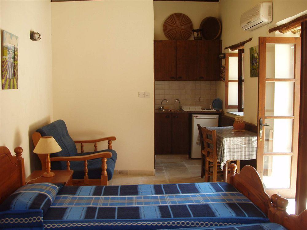 Niovi House Apartment Tochni Bagian luar foto