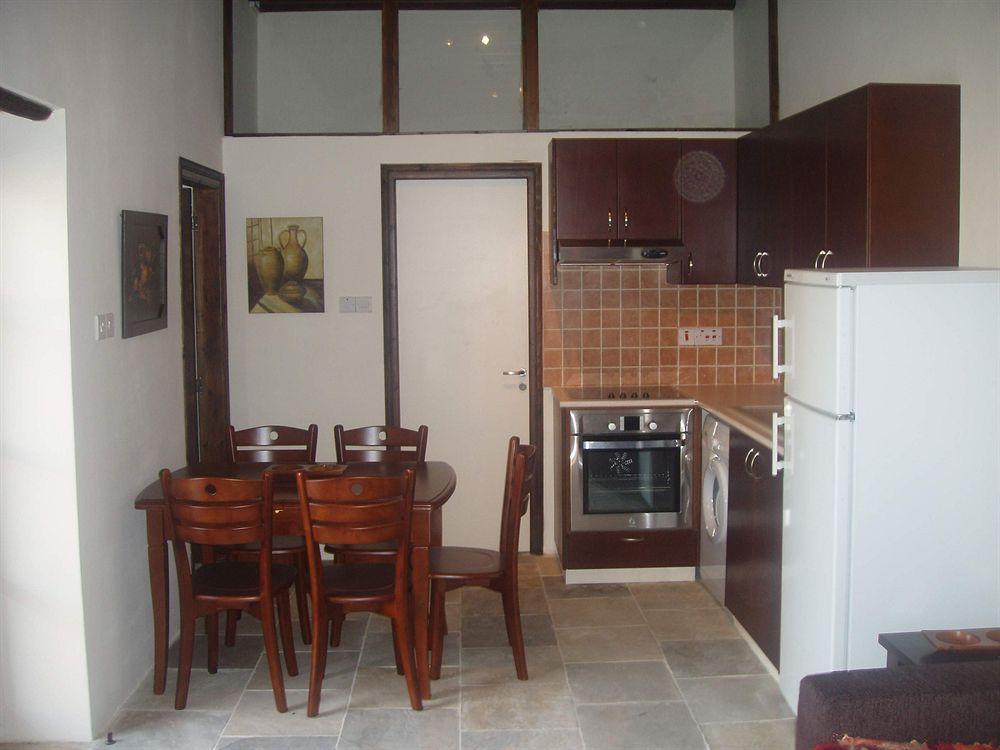 Niovi House Apartment Tochni Bagian luar foto